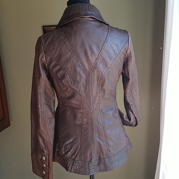 Brown leather jacket - Picture 2 of 4